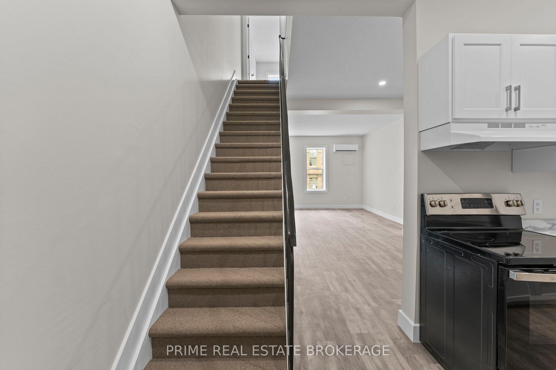 Photo 8 of Unit 10, 539 Talbot Street, St. Thomas — HOMEH