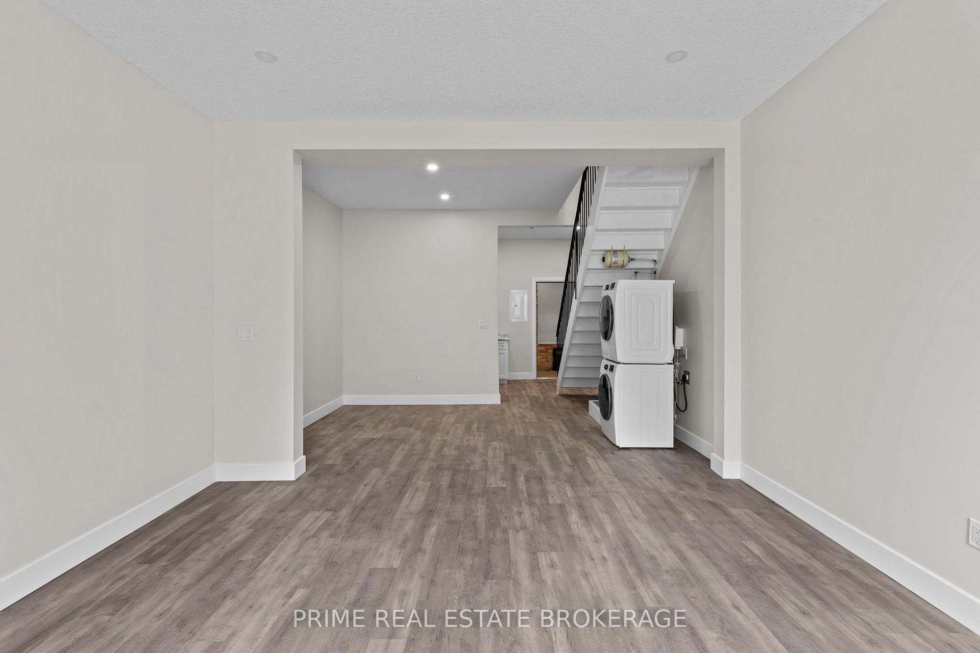 Photo 13 of Unit 10, 539 Talbot Street, St. Thomas — HOMEH