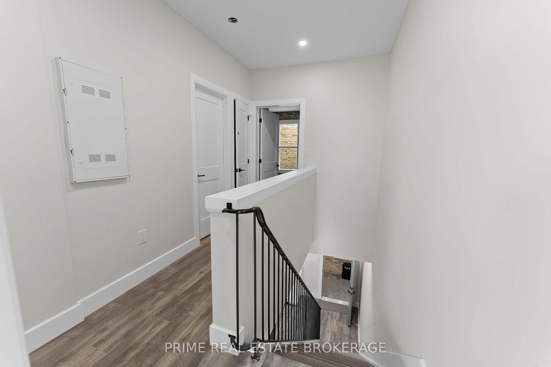 Photo 15 of Unit 10, 539 Talbot Street, St. Thomas — HOMEH