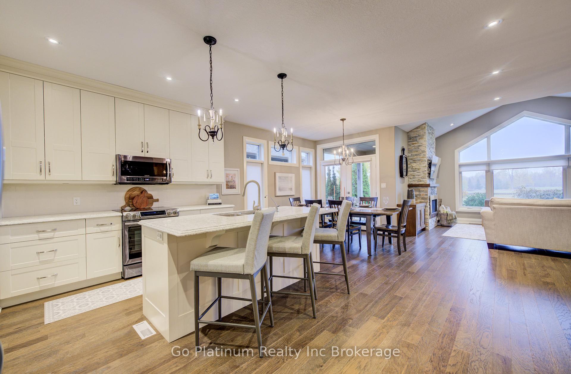 Photo 7 of 683 Forman Avenue, Stratford — HOMEH