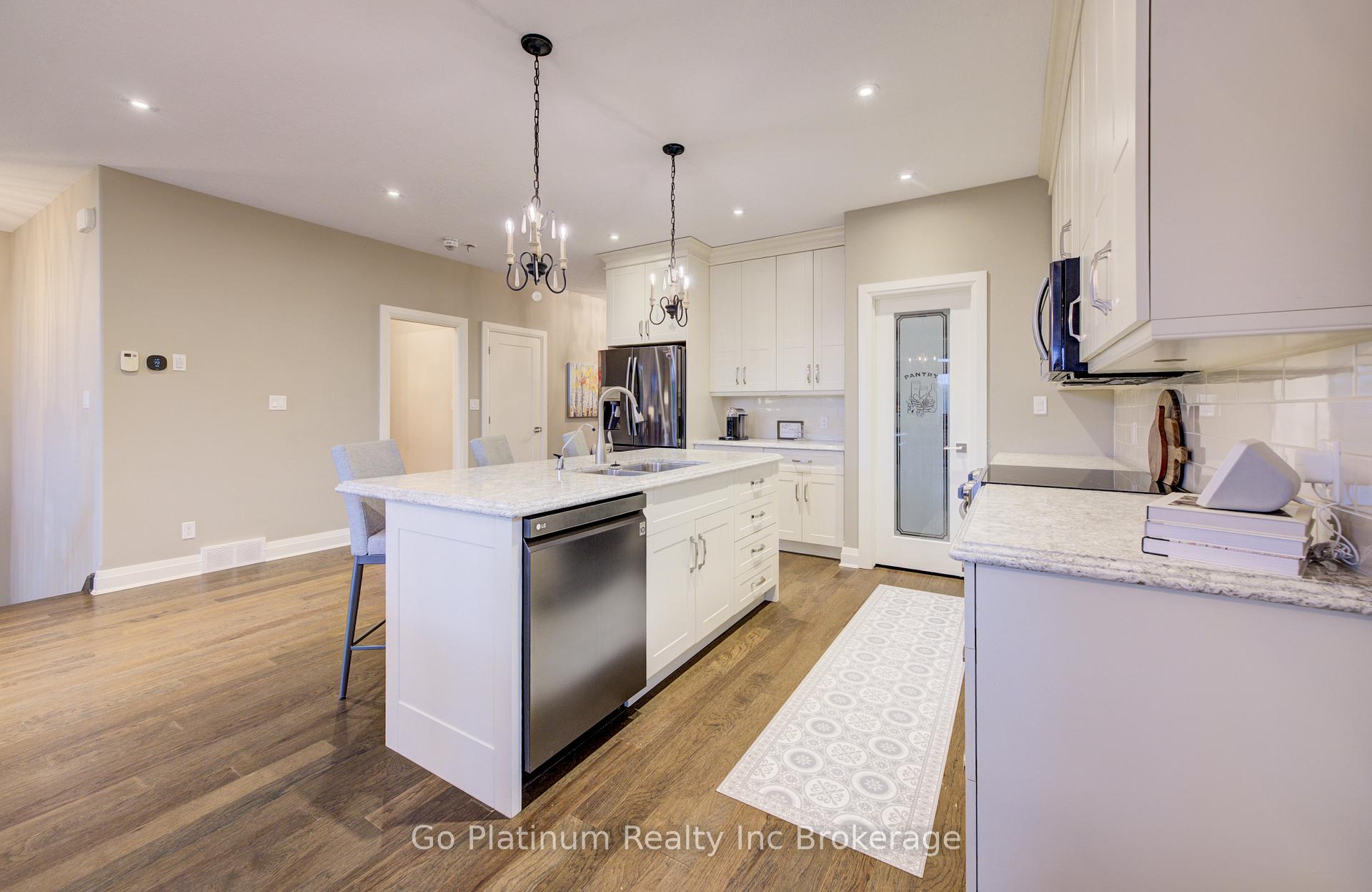 Photo 16 of 683 Forman Avenue, Stratford — HOMEH