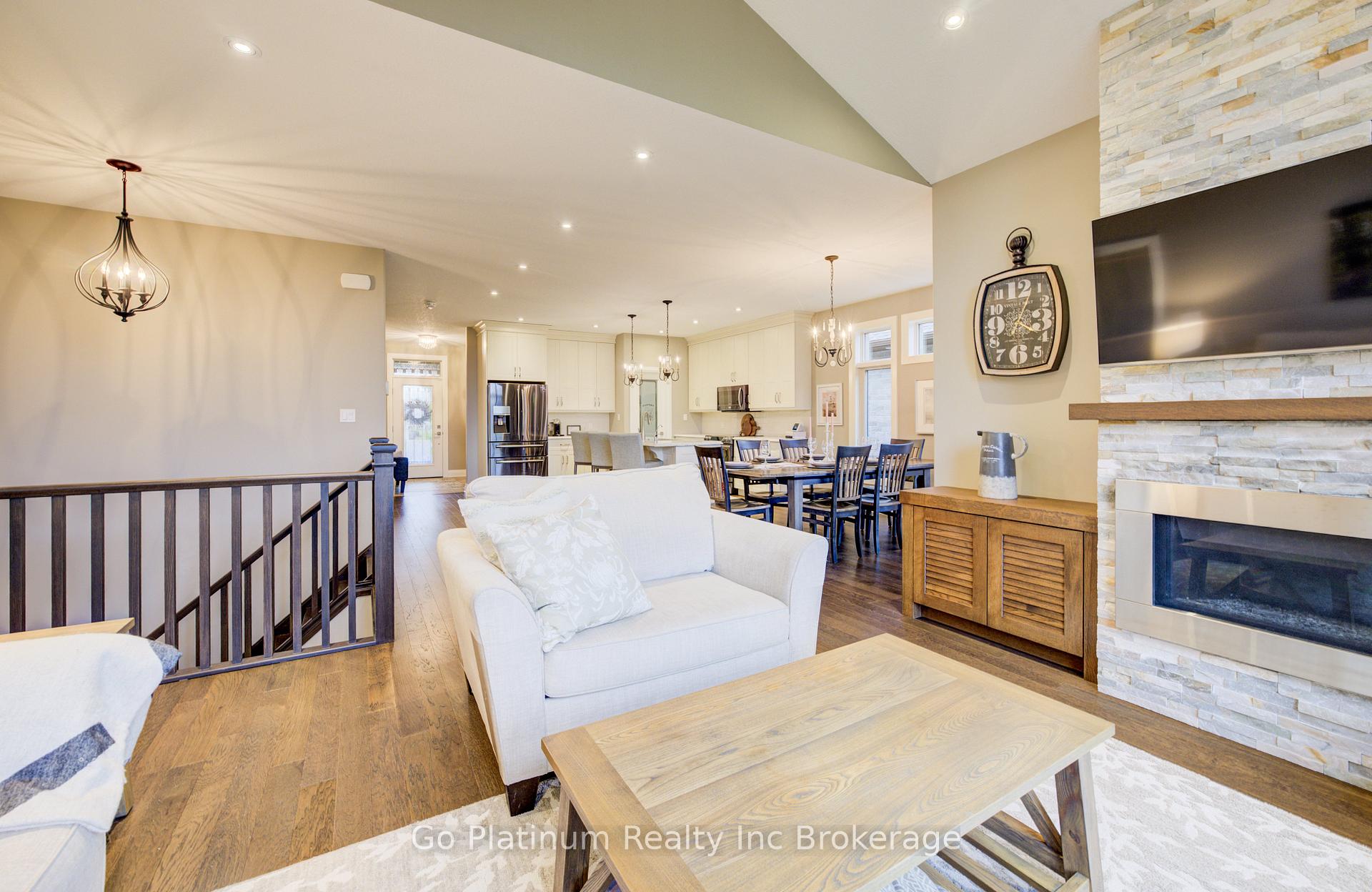 Photo 23 of 683 Forman Avenue, Stratford — HOMEH