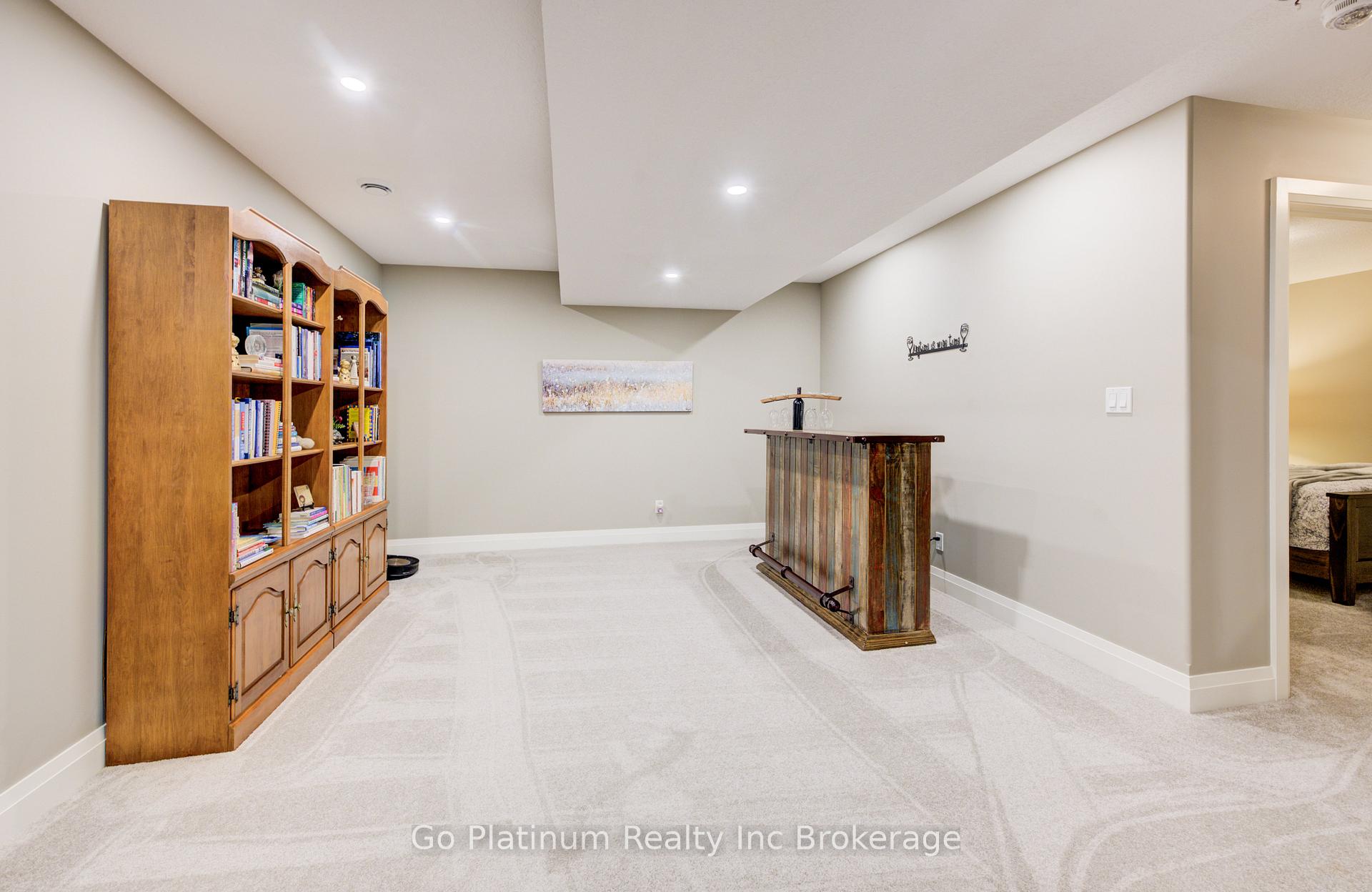 Photo 35 of 683 Forman Avenue, Stratford — HOMEH