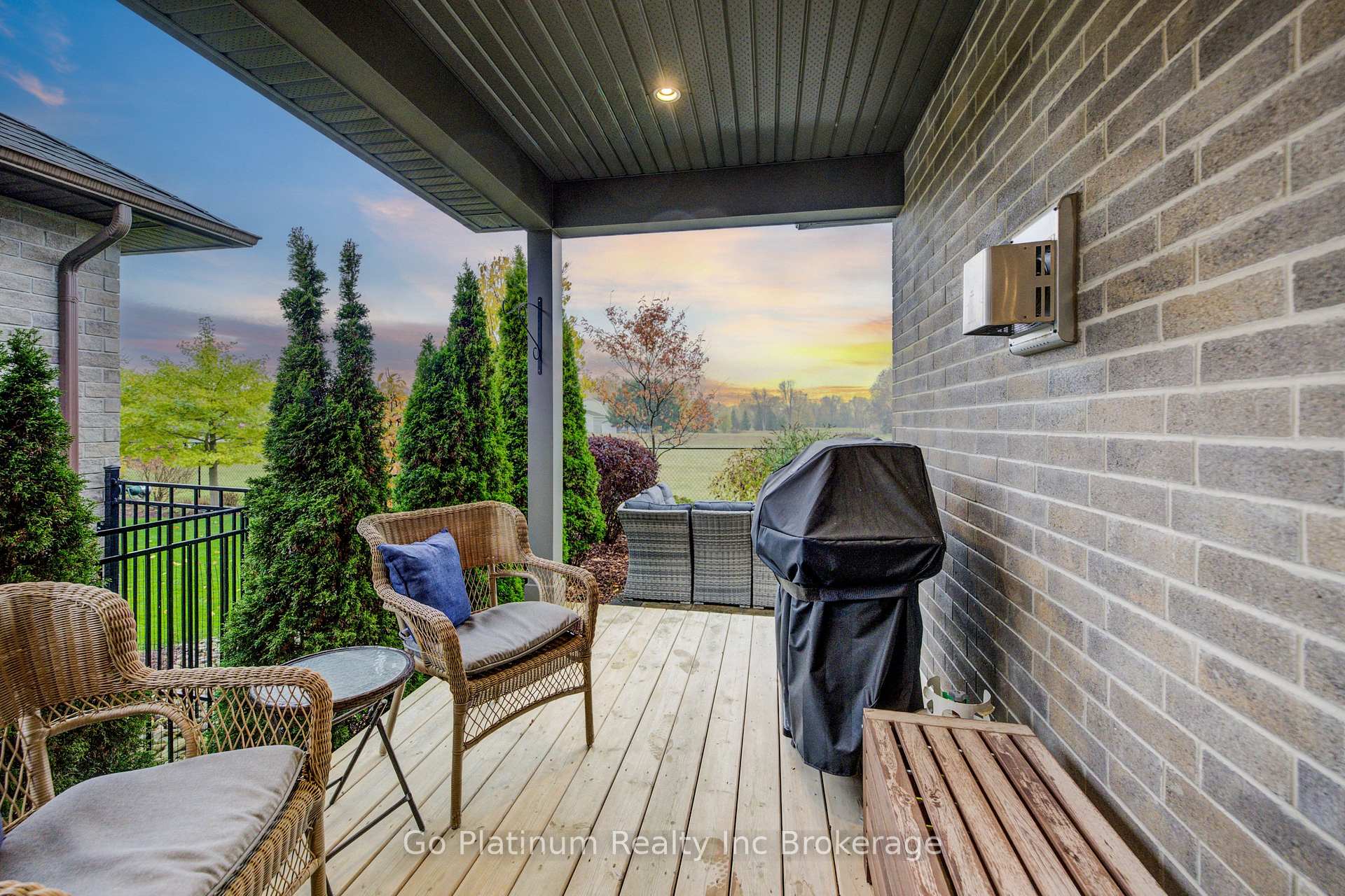 Photo 47 of 683 Forman Avenue, Stratford — HOMEH