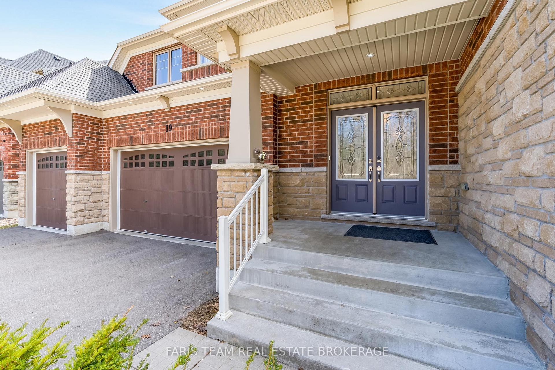 Photo 4 of 19 McIsaac Drive, Springwater, Centre Vespra — HOMEH