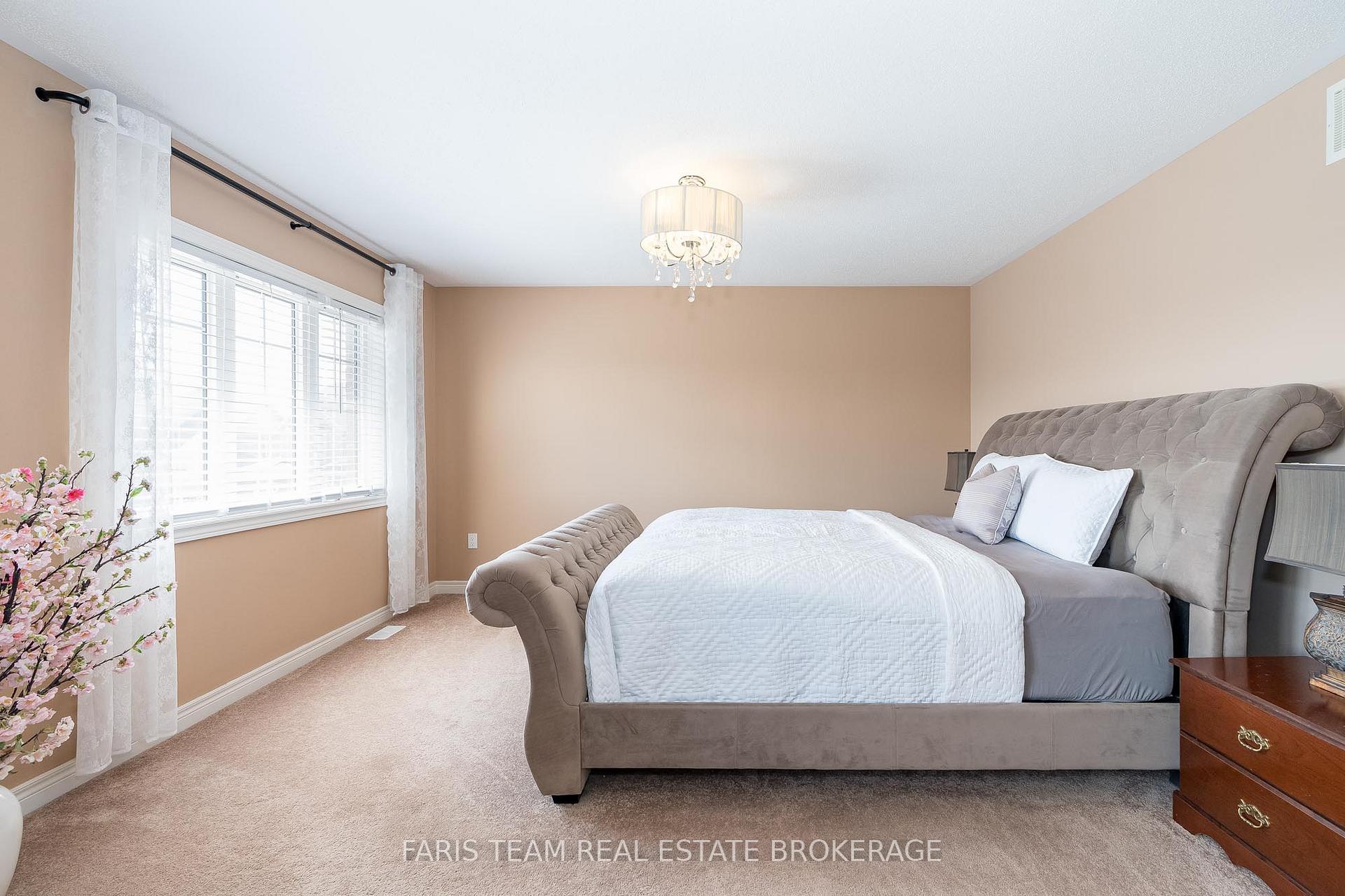 Photo 17 of 19 McIsaac Drive, Springwater, Centre Vespra — HOMEH