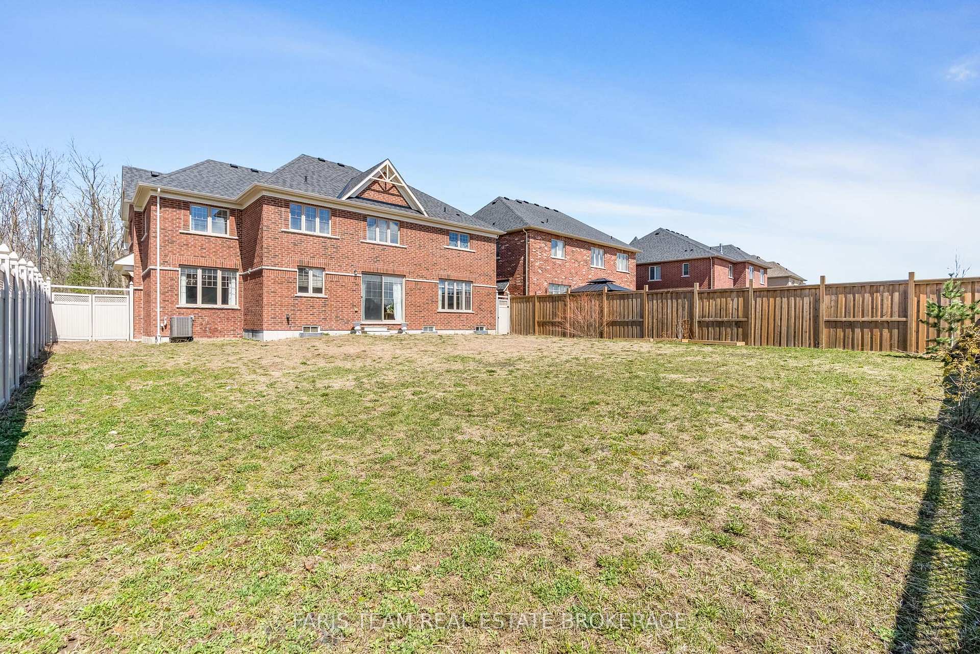 Photo 29 of 19 McIsaac Drive, Springwater, Centre Vespra — HOMEH