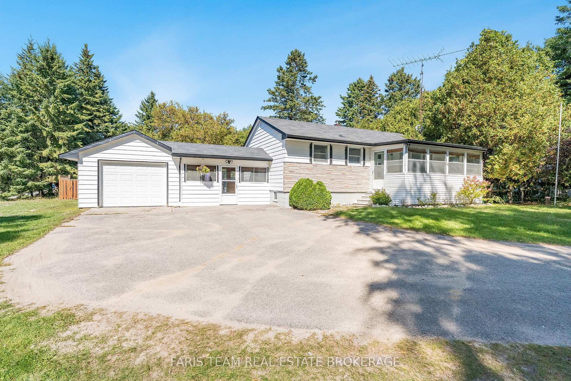 Photo 1 of 2570 Sunnidale Road, Springwater, Rural Springwater — HOMEH