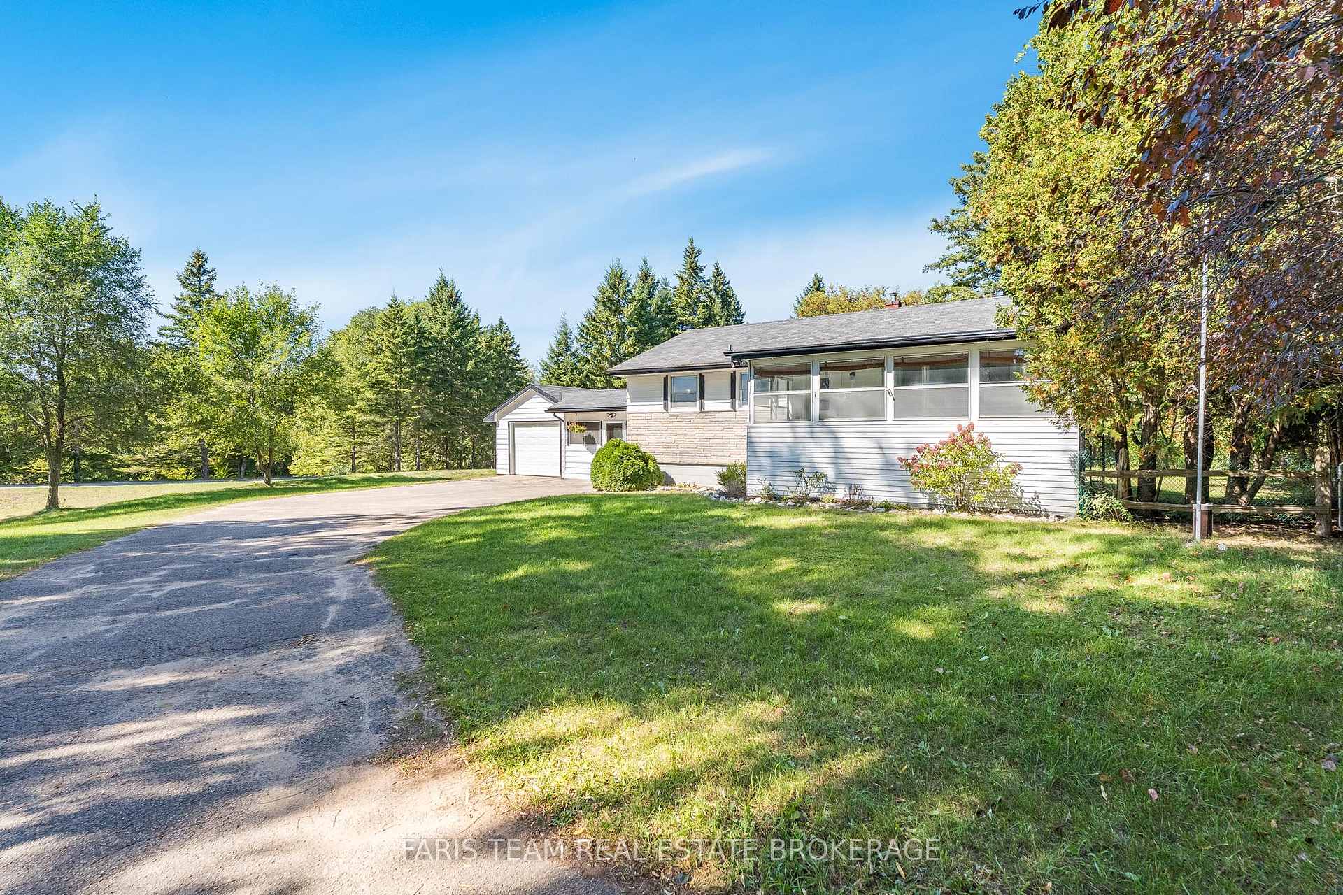 Photo 3 of 2570 Sunnidale Road, Springwater, Rural Springwater — HOMEH