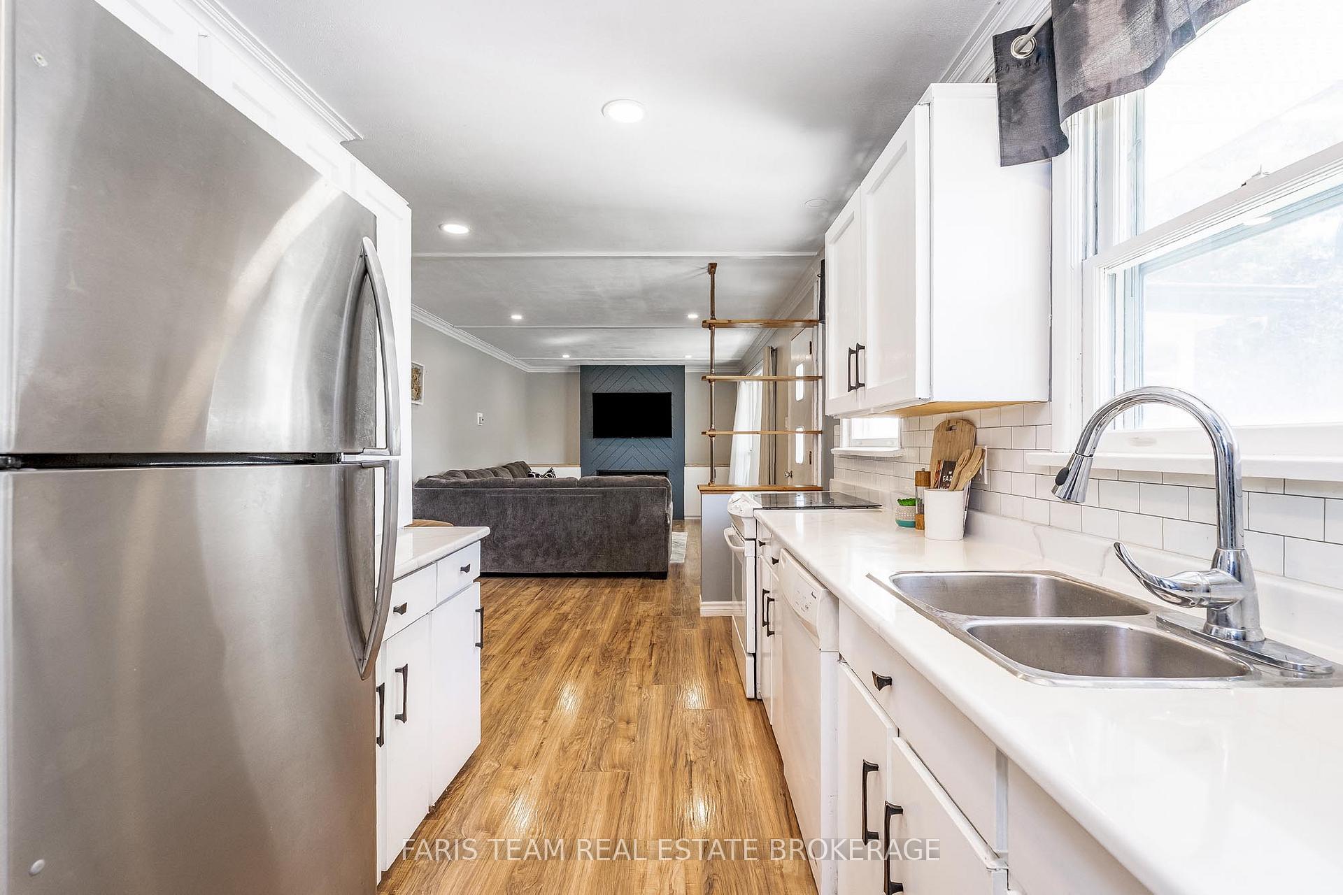 Photo 6 of 2570 Sunnidale Road, Springwater, Rural Springwater — HOMEH