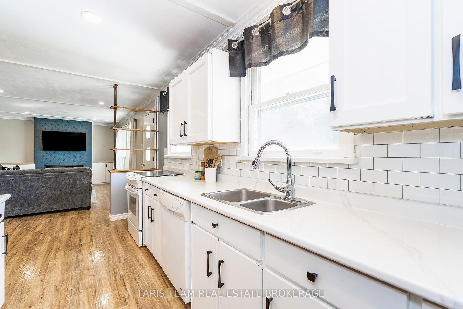 Photo 7 of 2570 Sunnidale Road, Springwater, Rural Springwater — HOMEH