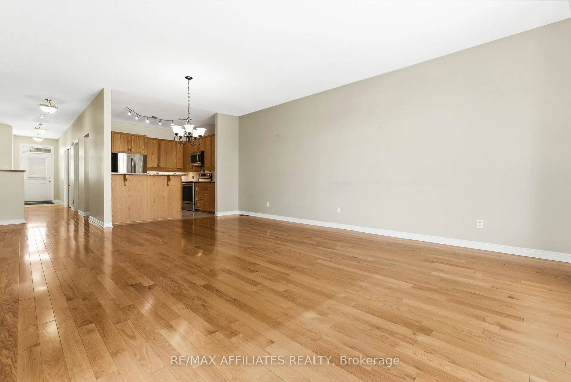 Photo 9 of 107 Sable Run Drive, Ottawa, Stittsville (Central) — HOMEH