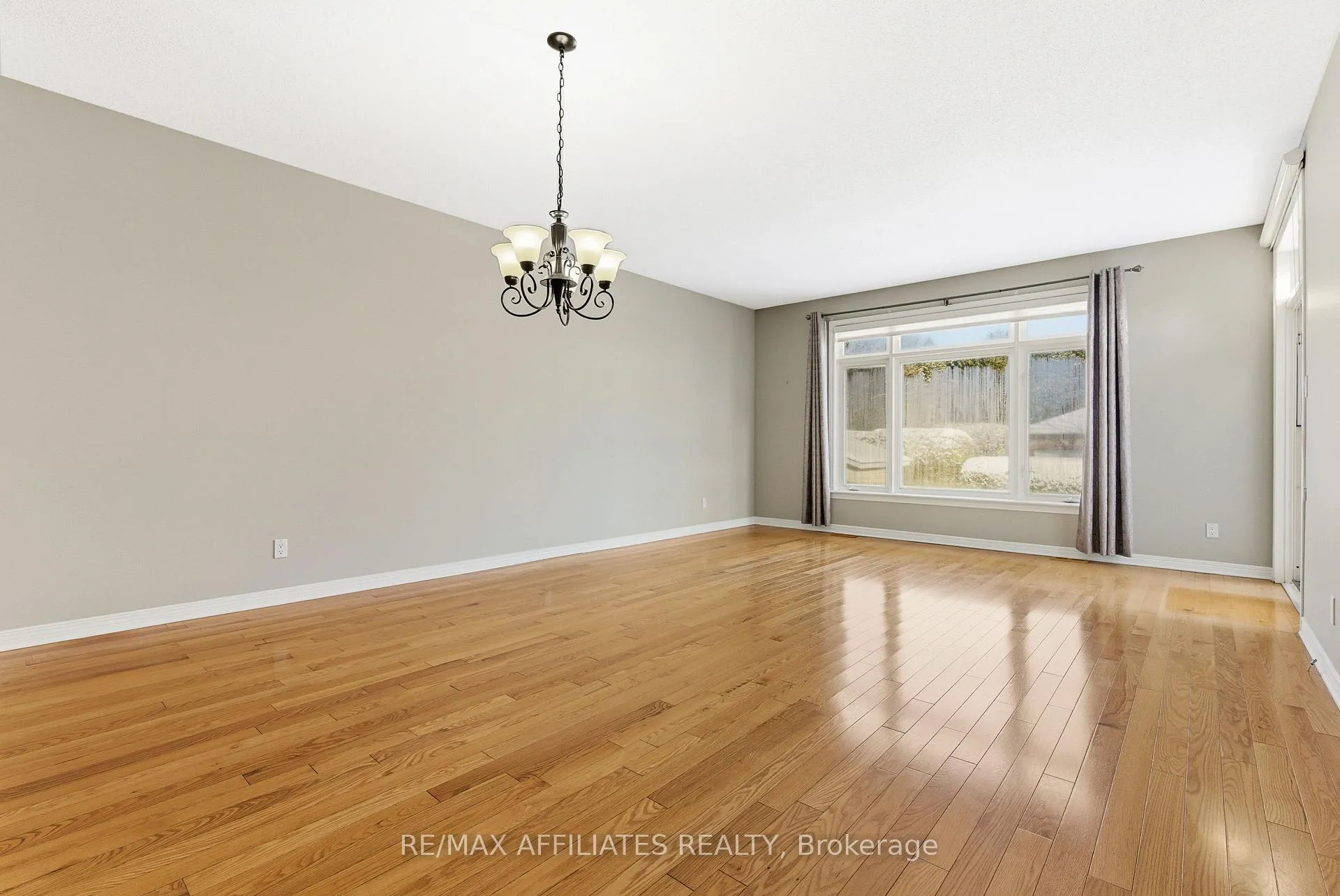 Photo 11 of 107 Sable Run Drive, Ottawa, Stittsville (Central) — HOMEH
