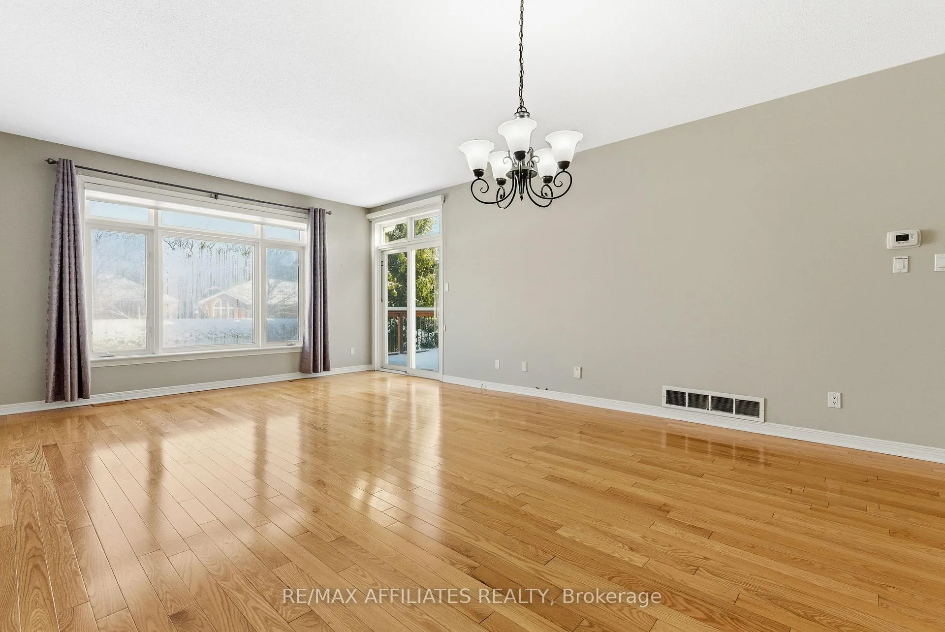 Photo 13 of 107 Sable Run Drive, Ottawa, Stittsville (Central) — HOMEH