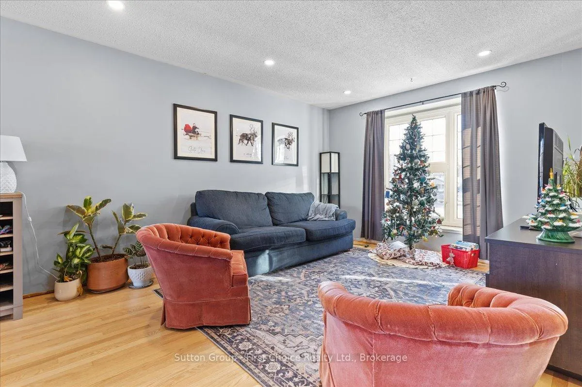 Photo 8 of 7 Kenner Crescent, Stratford — HOMEH