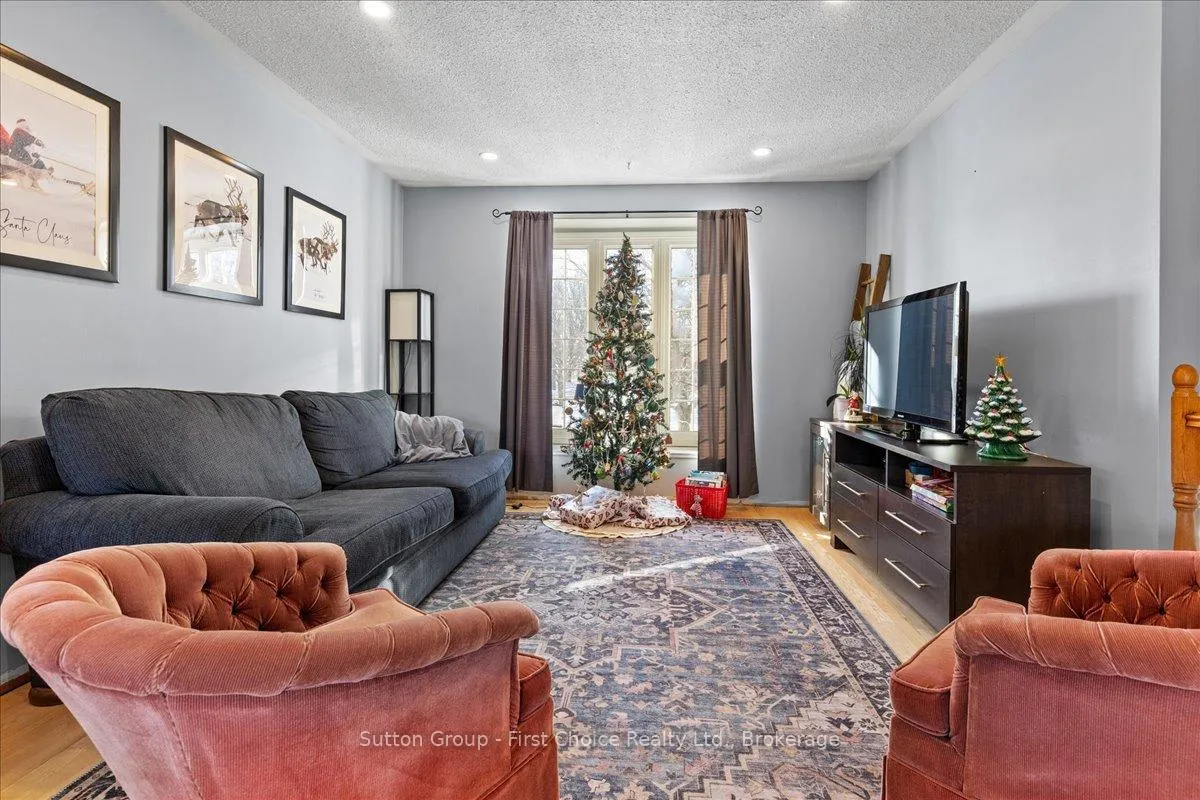 Photo 9 of 7 Kenner Crescent, Stratford — HOMEH
