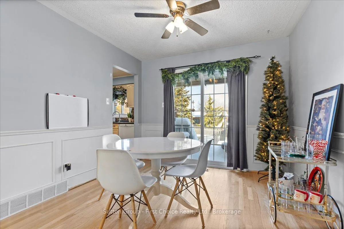 Photo 12 of 7 Kenner Crescent, Stratford — HOMEH