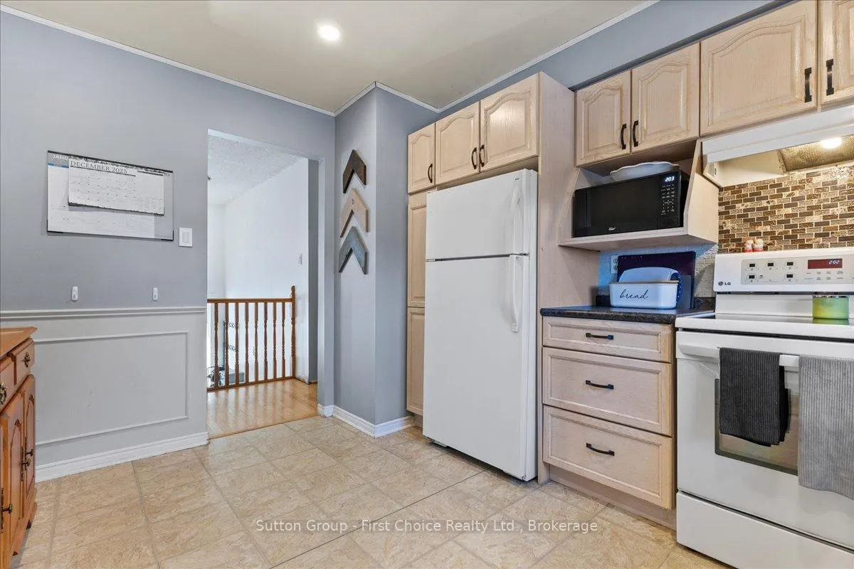 Photo 16 of 7 Kenner Crescent, Stratford — HOMEH