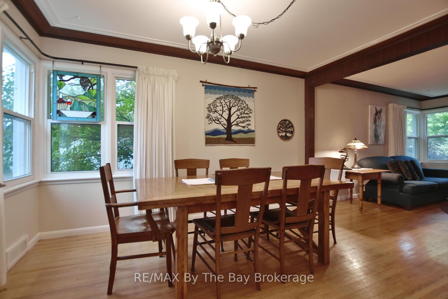 Photo 9 of 44 Peter Street, Springwater, Elmvale — HOMEH
