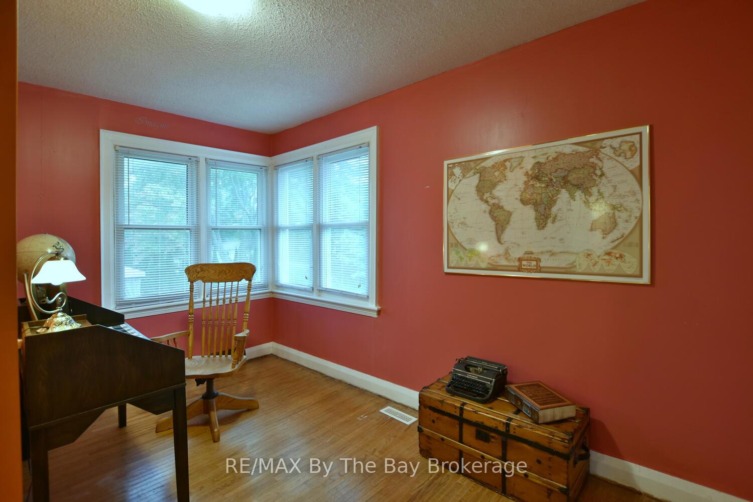 Photo 22 of 44 Peter Street, Springwater, Elmvale — HOMEH