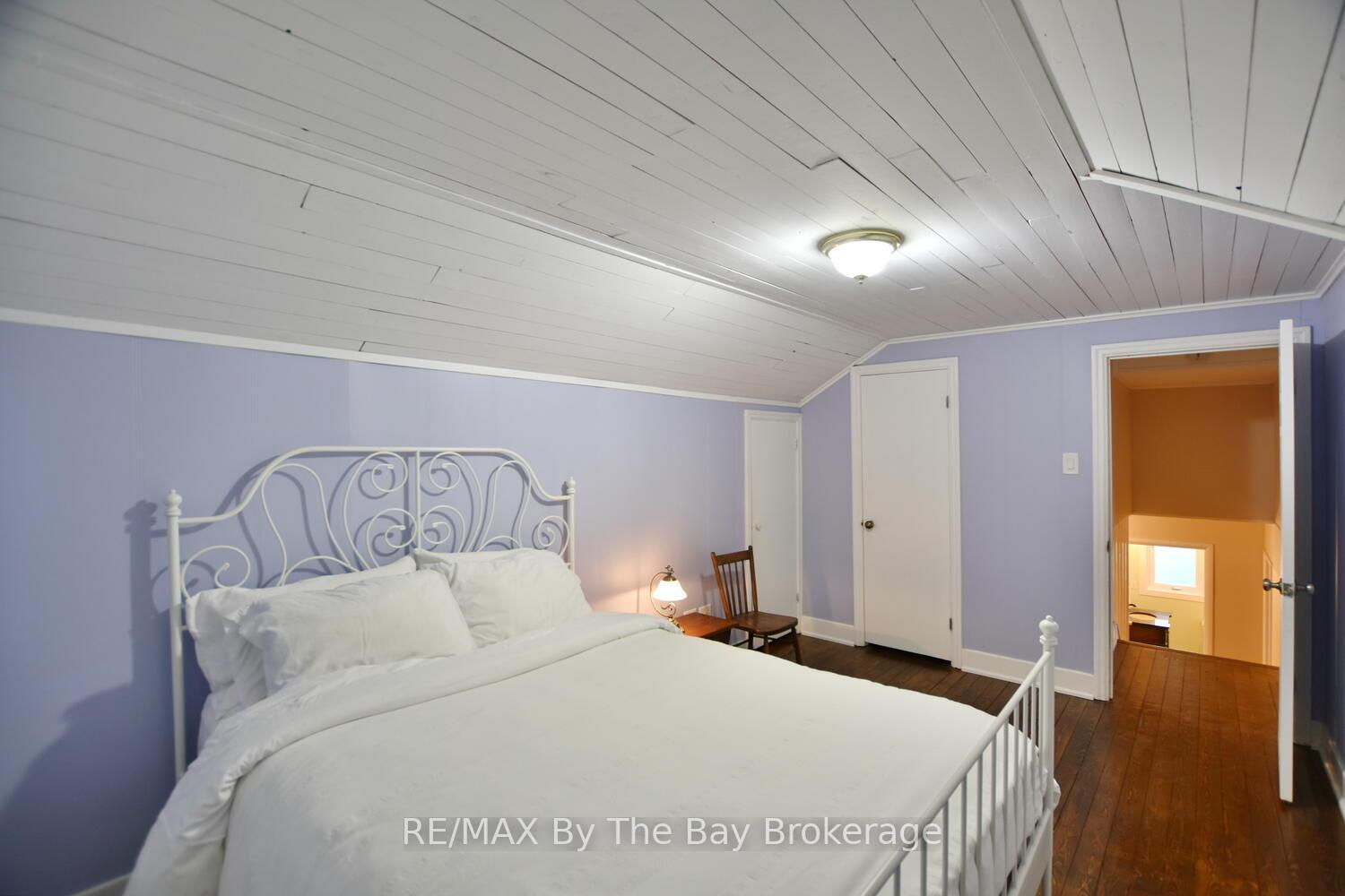 Photo 25 of 44 Peter Street, Springwater, Elmvale — HOMEH
