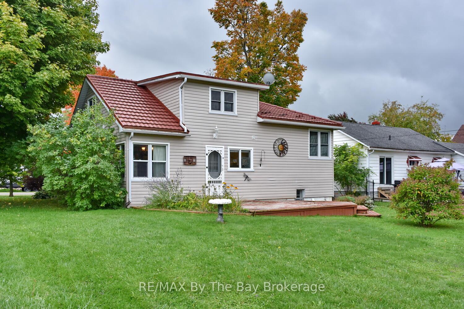 Photo 32 of 44 Peter Street, Springwater, Elmvale — HOMEH