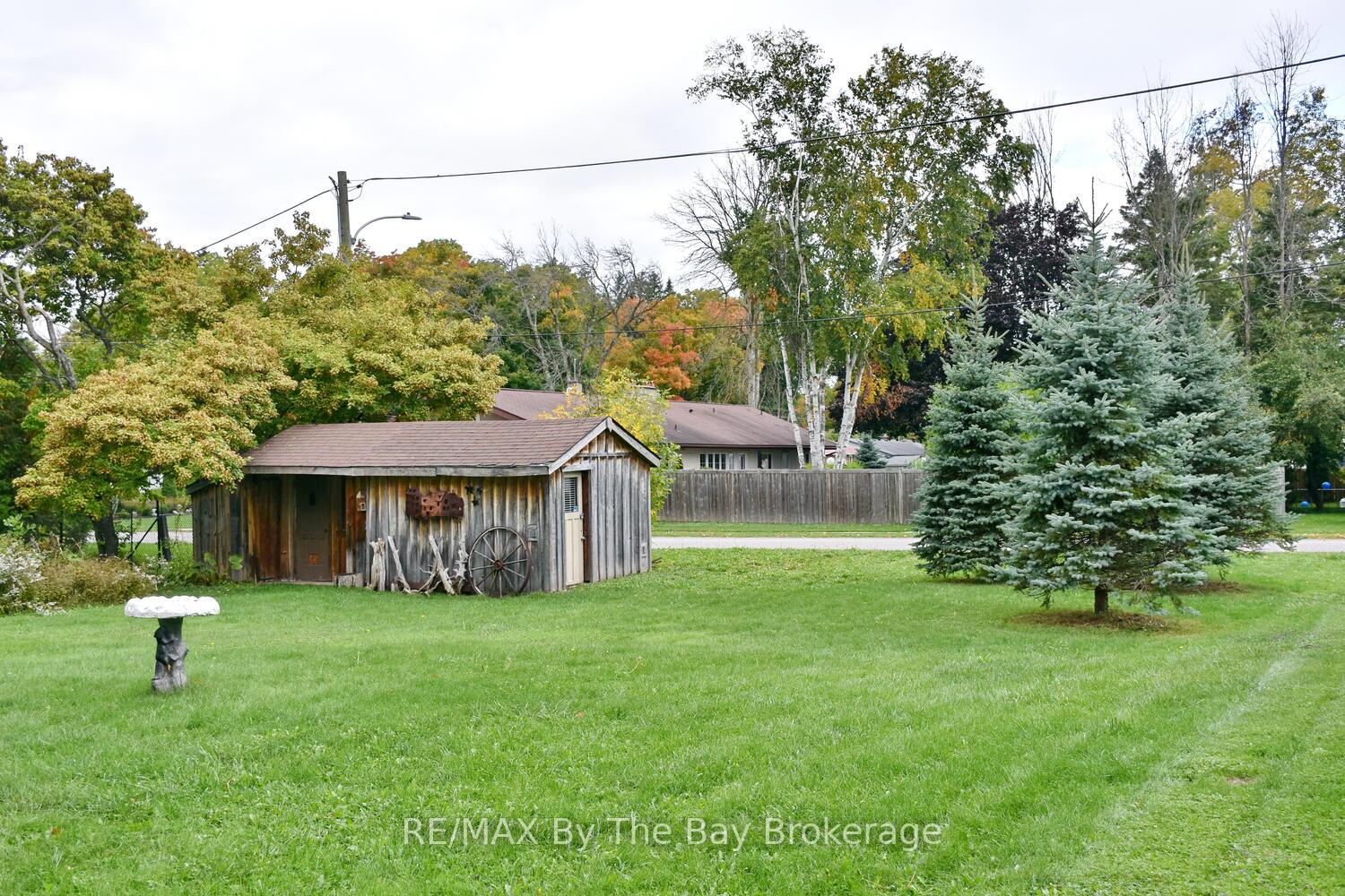 Photo 33 of 44 Peter Street, Springwater, Elmvale — HOMEH