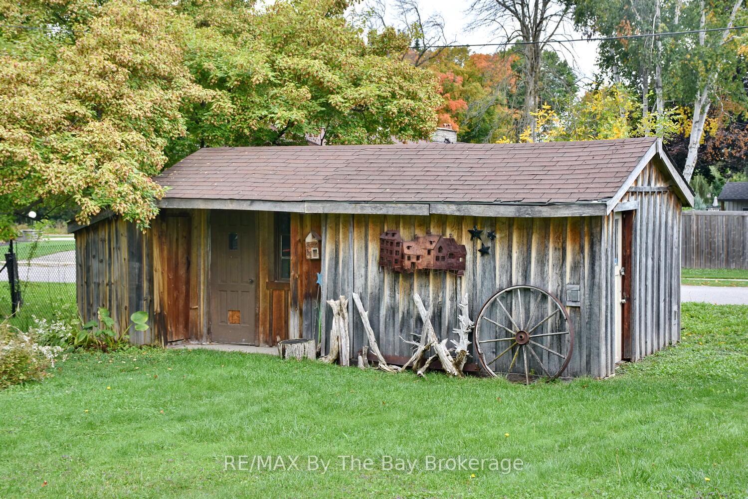 Photo 34 of 44 Peter Street, Springwater, Elmvale — HOMEH