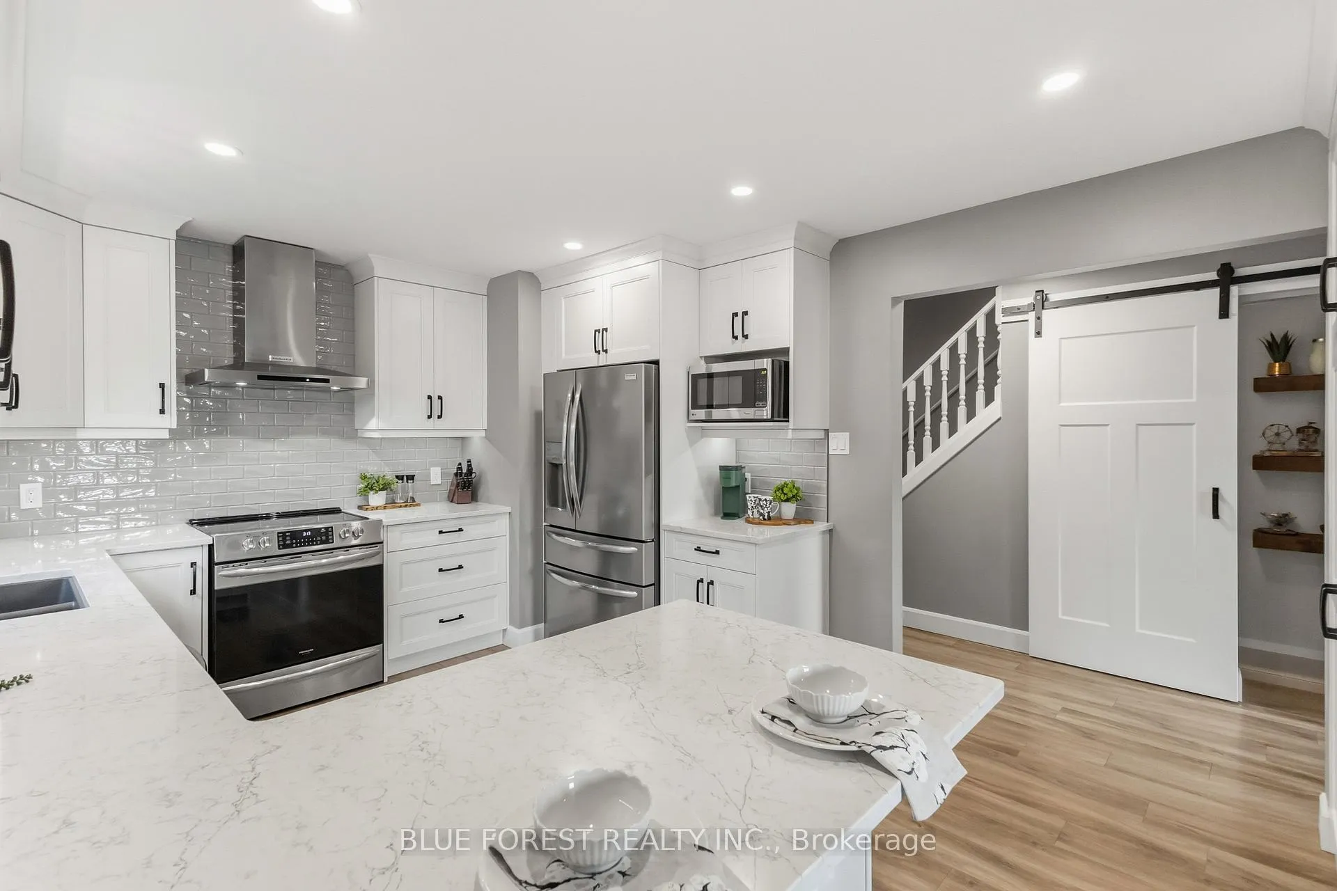 Photo 3 of 4 Donker Drive, St. Thomas — HOMEH