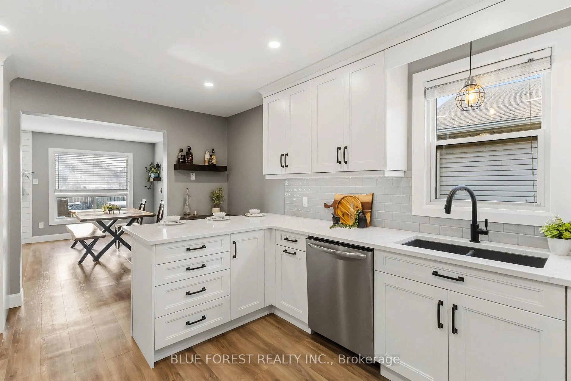 Photo 6 of 4 Donker Drive, St. Thomas — HOMEH