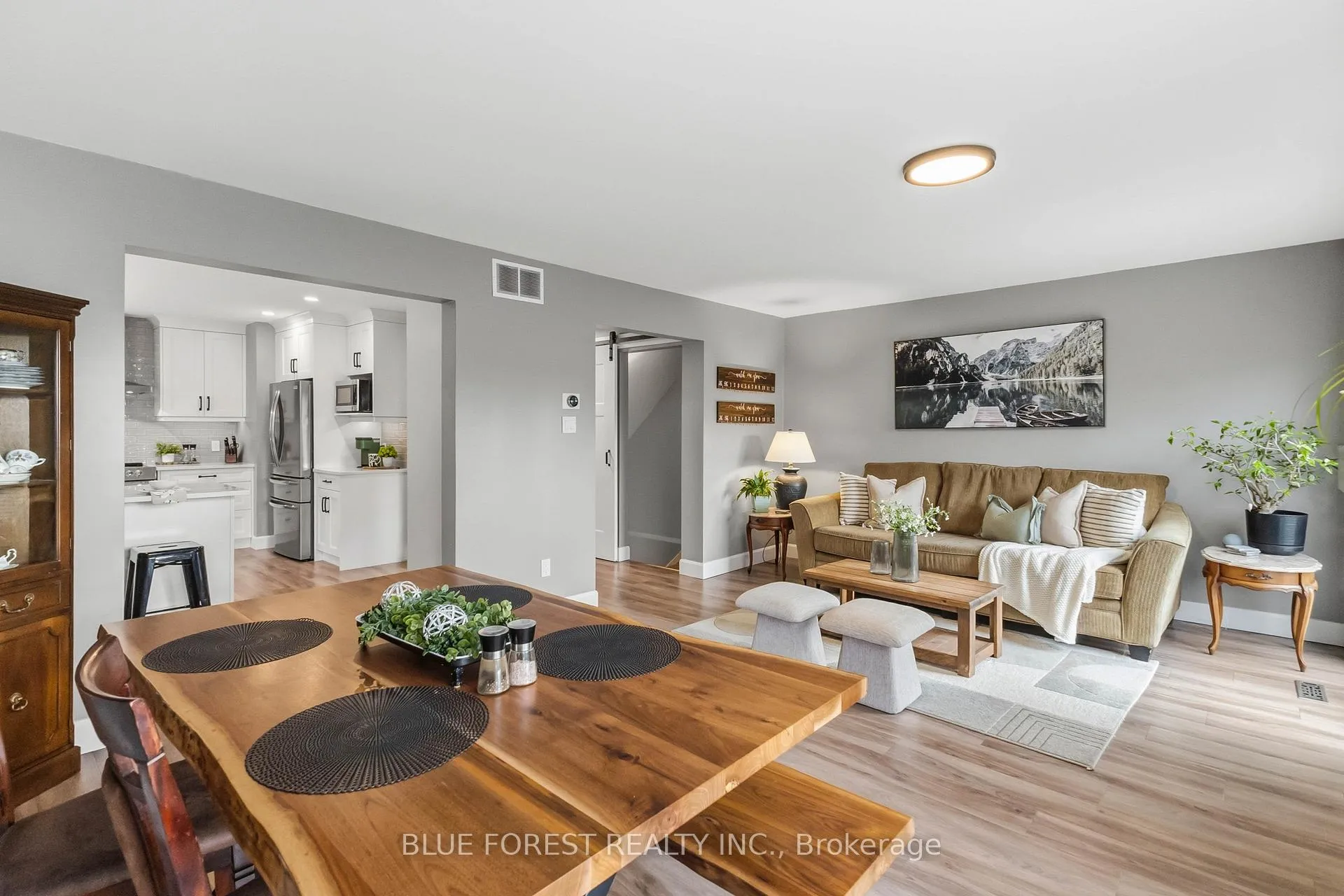 Photo 14 of 4 Donker Drive, St. Thomas — HOMEH