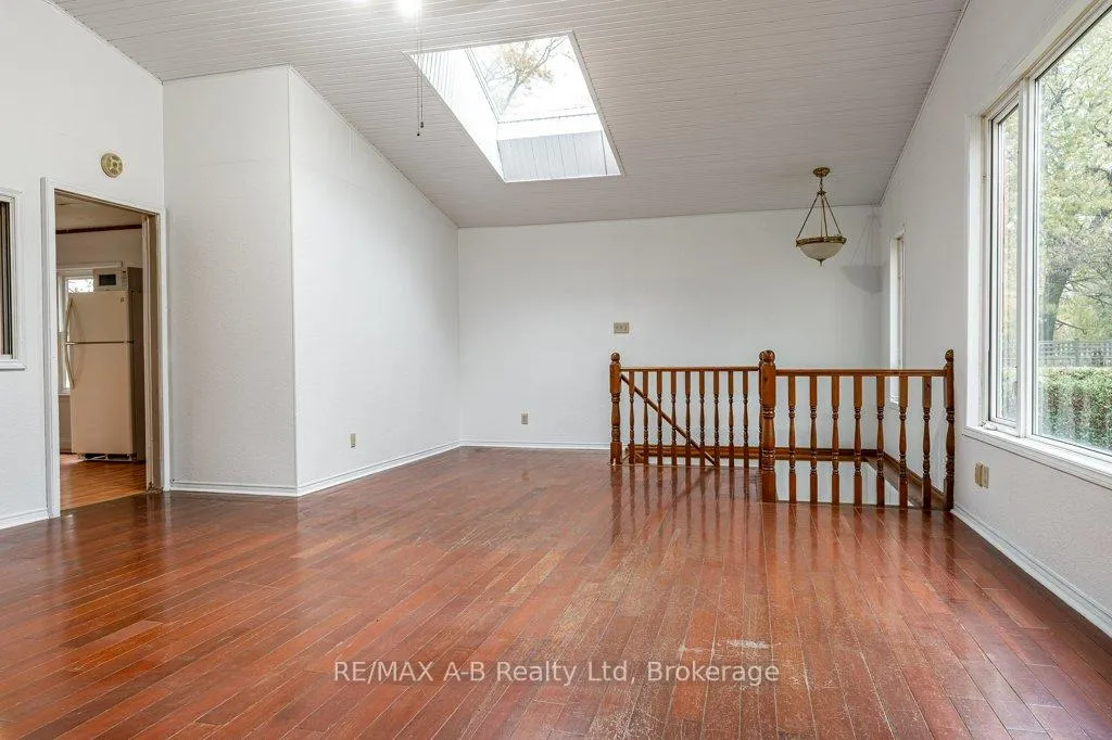Photo 6 of 77 Pleasant Drive, Stratford — HOMEH