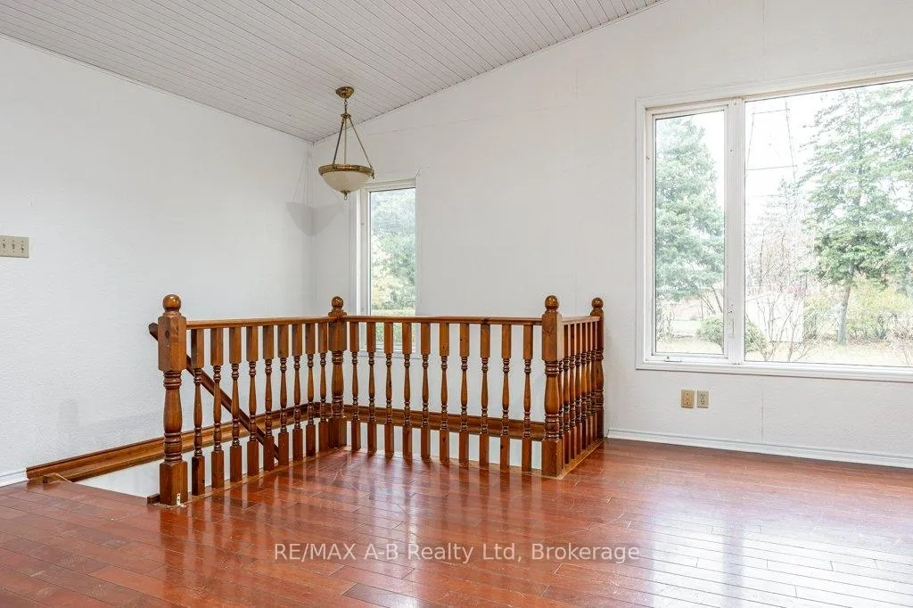 Photo 8 of 77 Pleasant Drive, Stratford — HOMEH