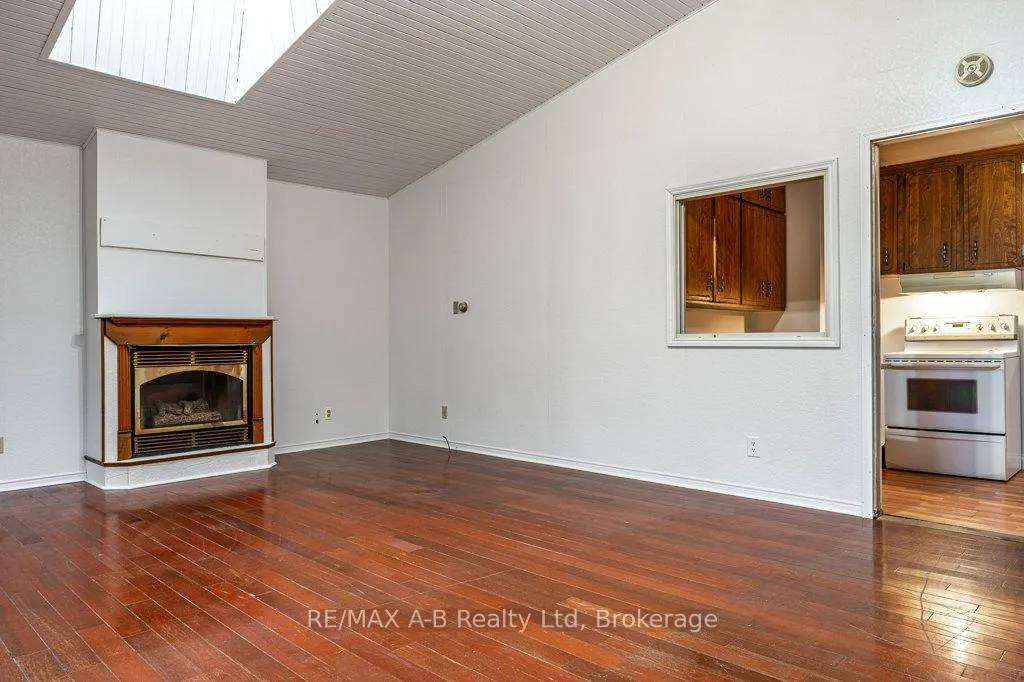 Photo 11 of 77 Pleasant Drive, Stratford — HOMEH