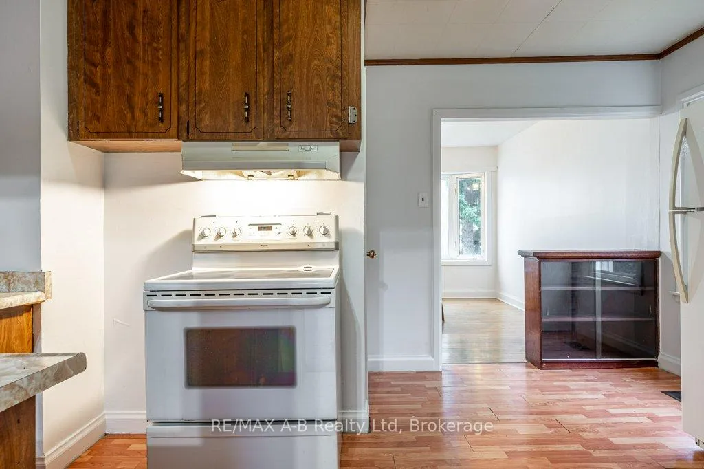 Photo 13 of 77 Pleasant Drive, Stratford — HOMEH