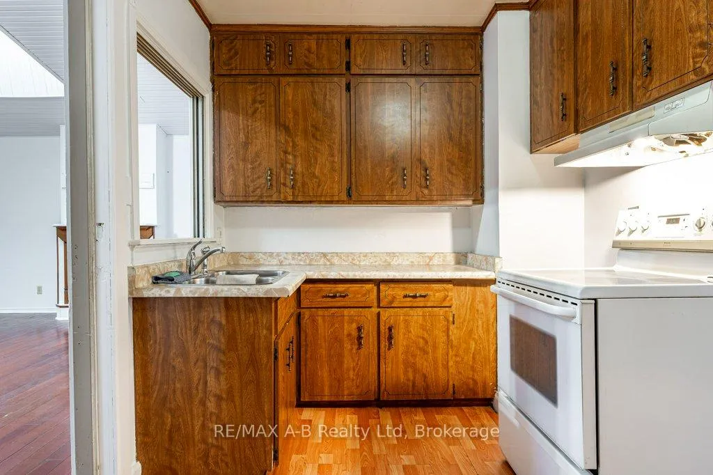 Photo 14 of 77 Pleasant Drive, Stratford — HOMEH