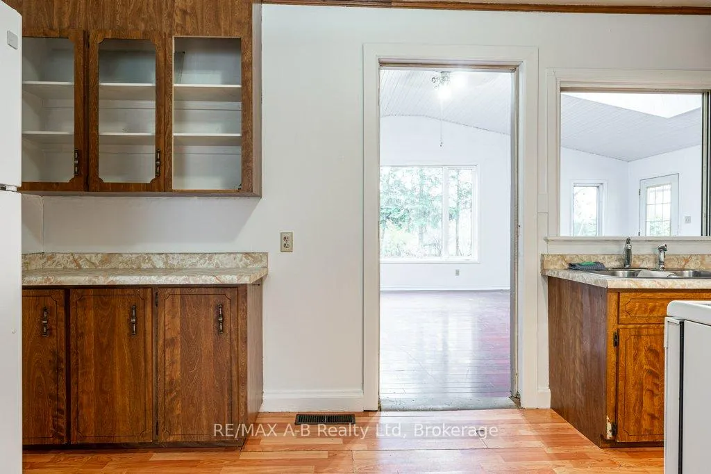 Photo 16 of 77 Pleasant Drive, Stratford — HOMEH