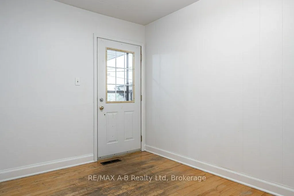 Photo 23 of 77 Pleasant Drive, Stratford — HOMEH