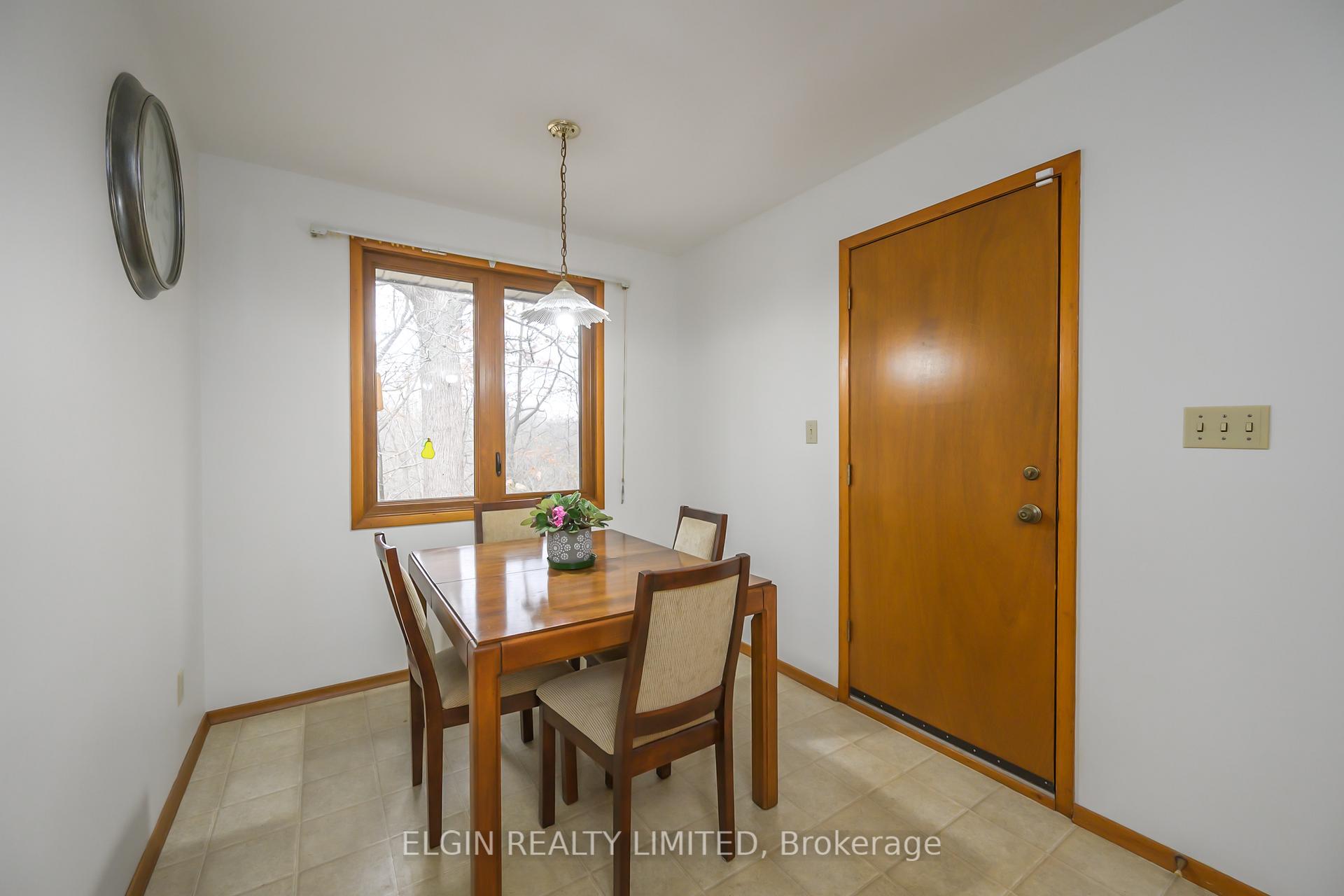 Photo 8 of 2 Oak Street, St. Thomas — HOMEH