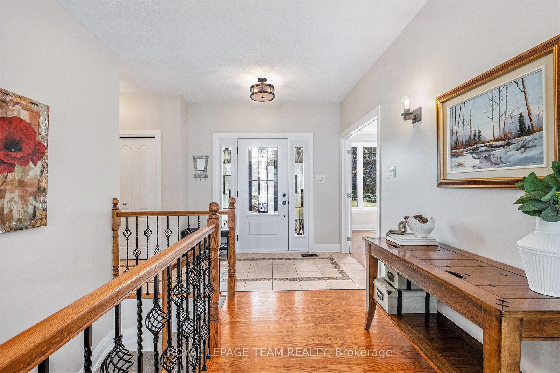 Photo 4 of 34 Rochelle Drive, Ottawa, Richmond — HOMEH