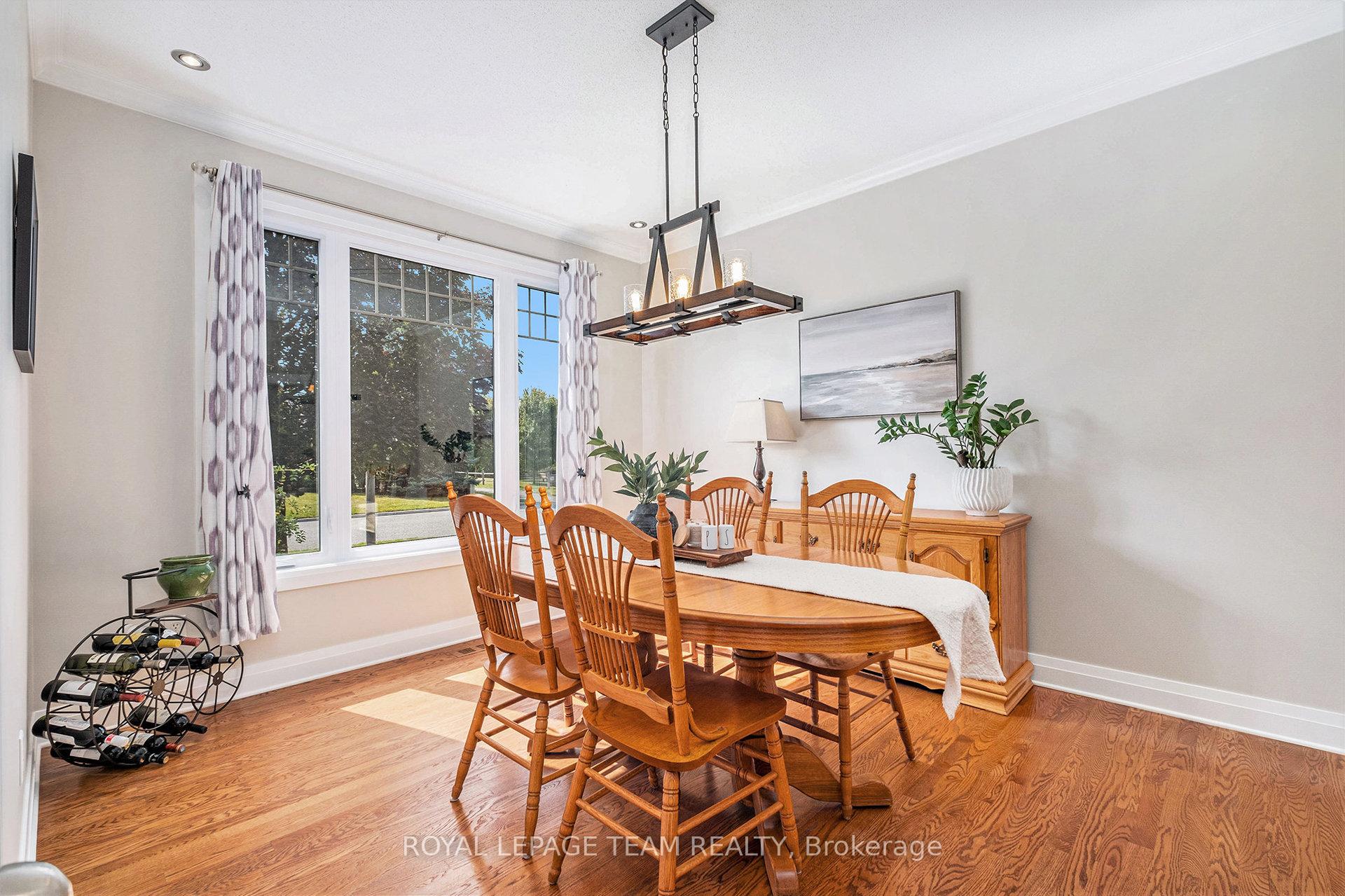Photo 11 of 34 Rochelle Drive, Ottawa, Richmond — HOMEH