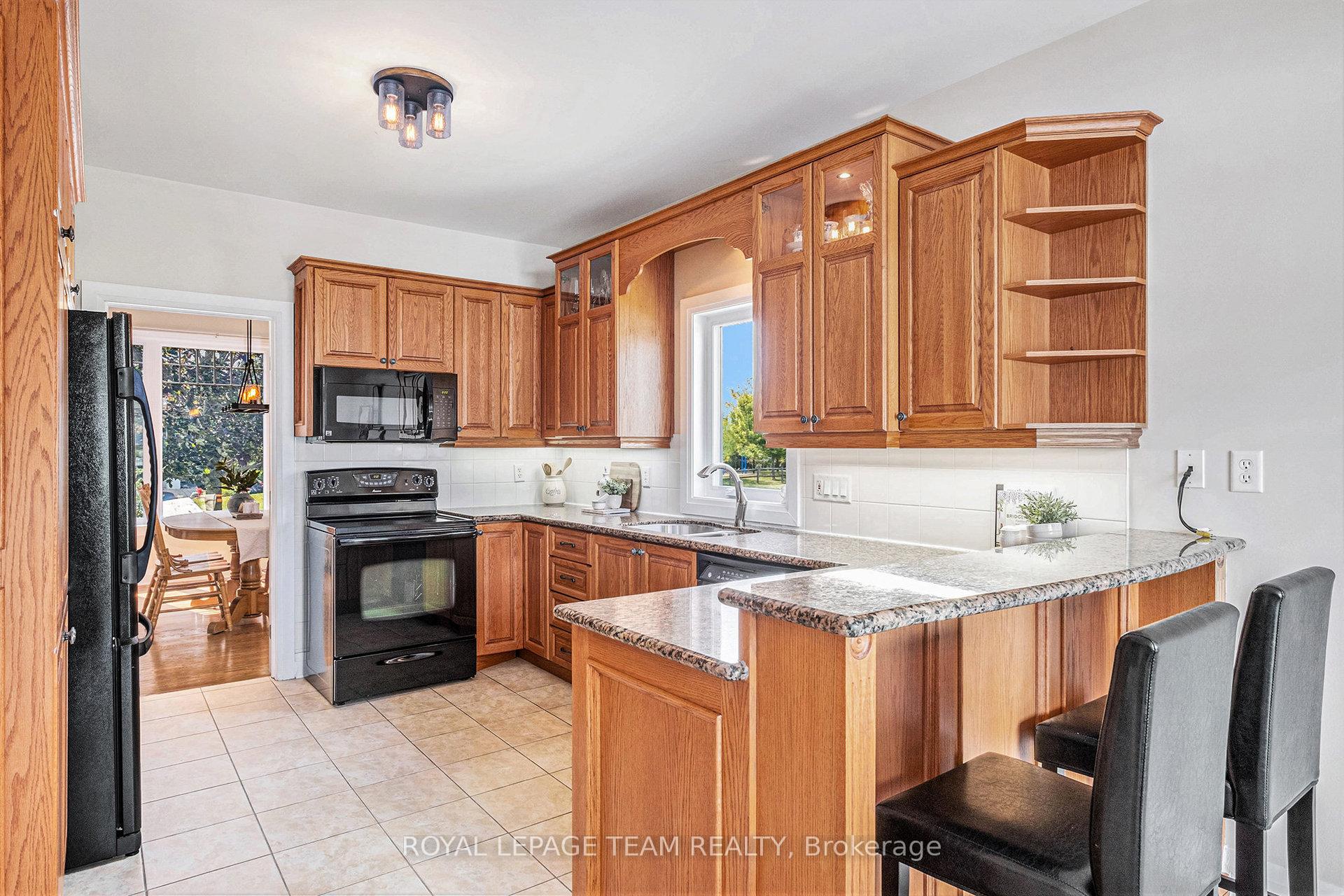 Photo 14 of 34 Rochelle Drive, Ottawa, Richmond — HOMEH