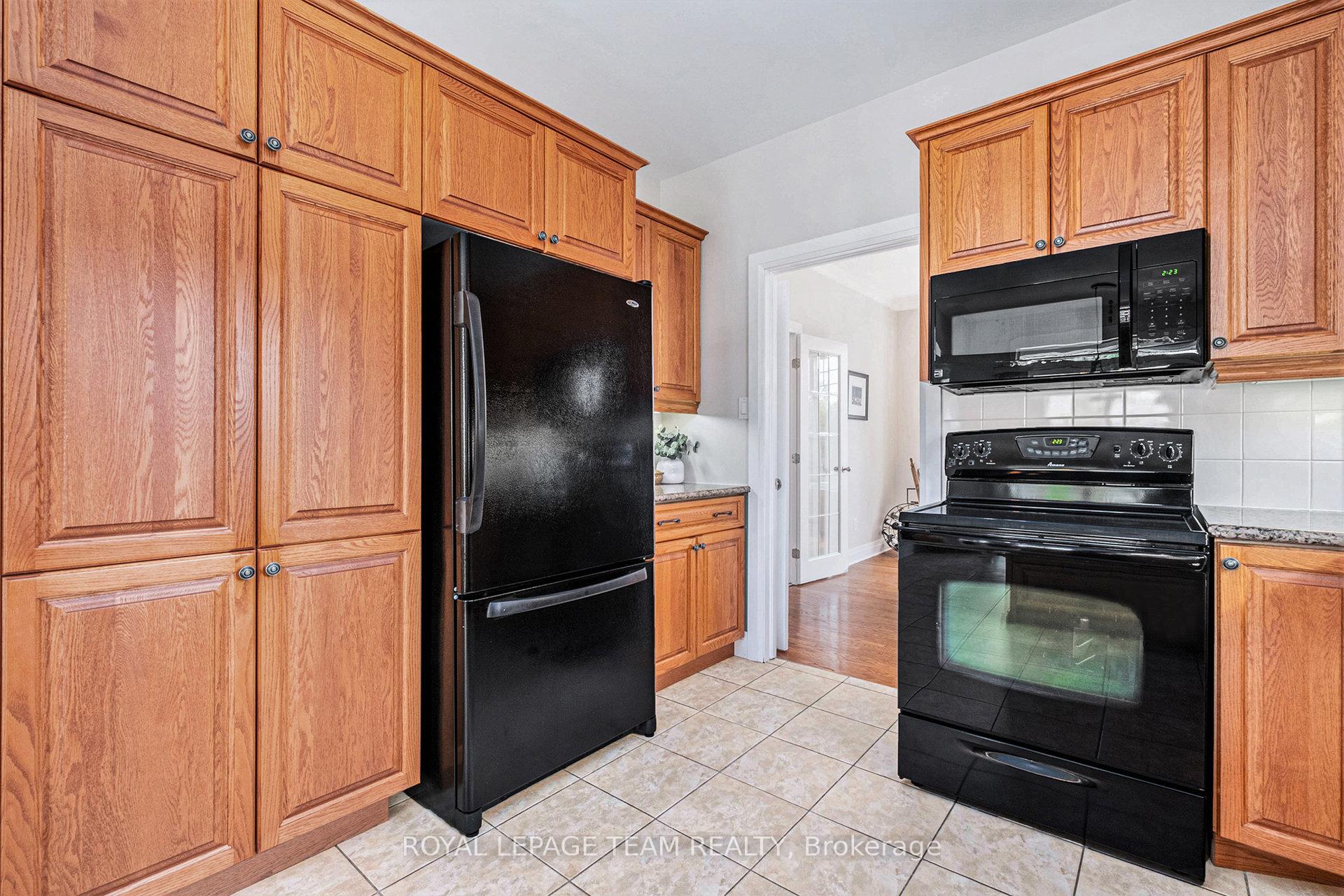 Photo 15 of 34 Rochelle Drive, Ottawa, Richmond — HOMEH