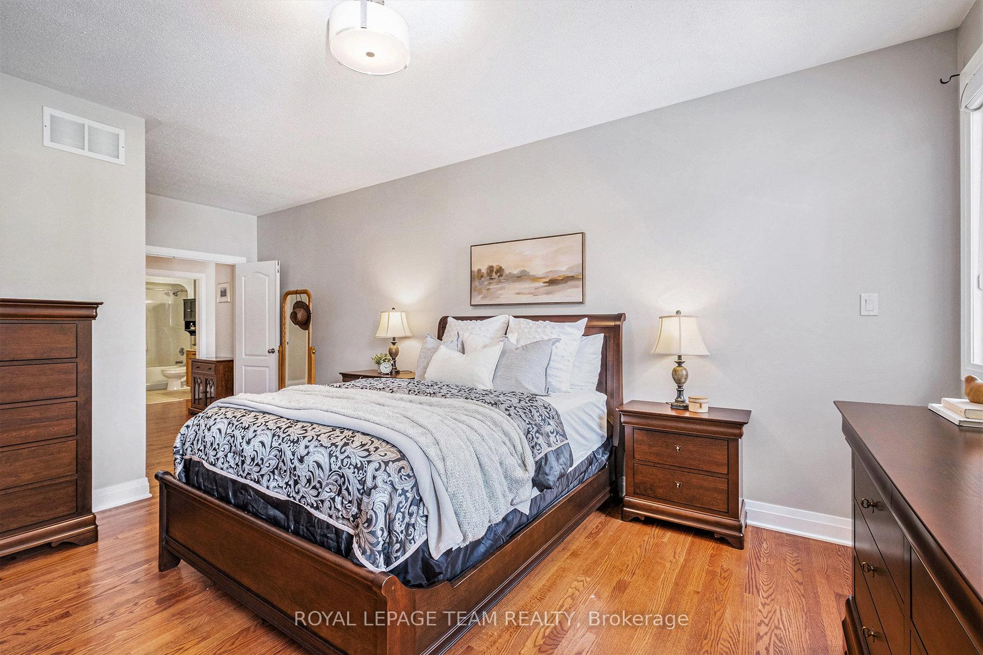Photo 18 of 34 Rochelle Drive, Ottawa, Richmond — HOMEH