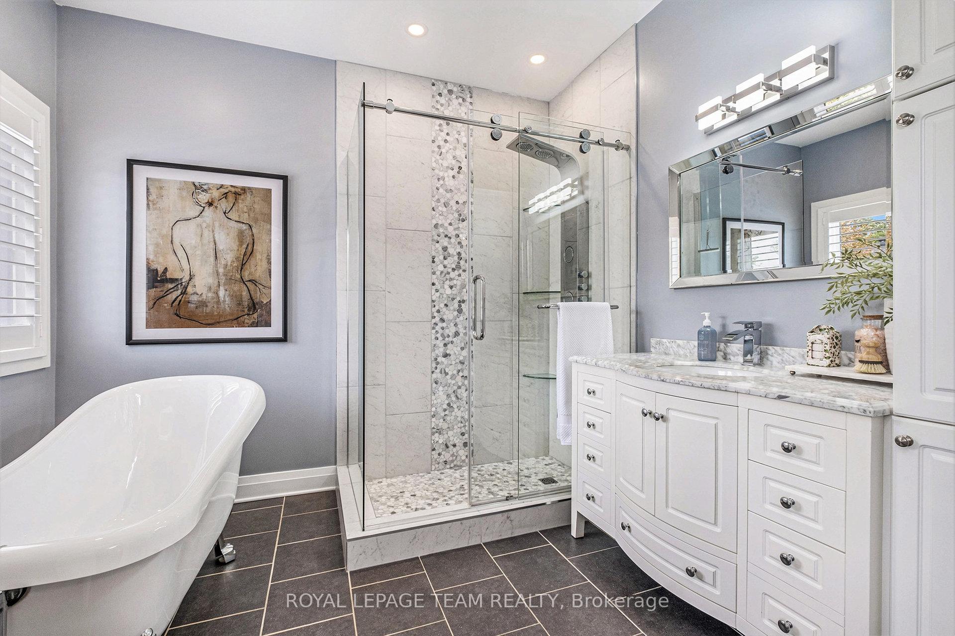 Photo 21 of 34 Rochelle Drive, Ottawa, Richmond — HOMEH