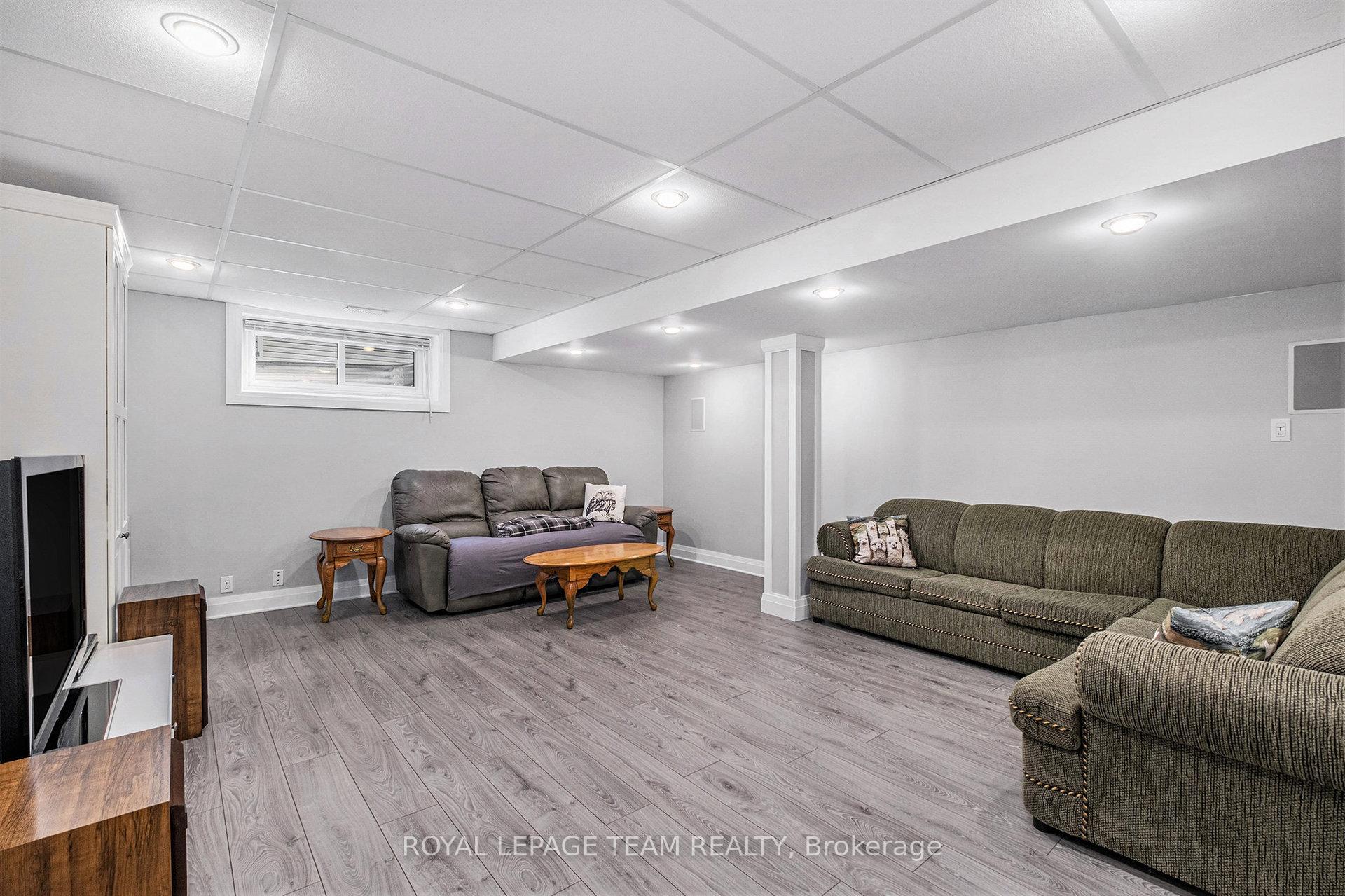 Photo 29 of 34 Rochelle Drive, Ottawa, Richmond — HOMEH