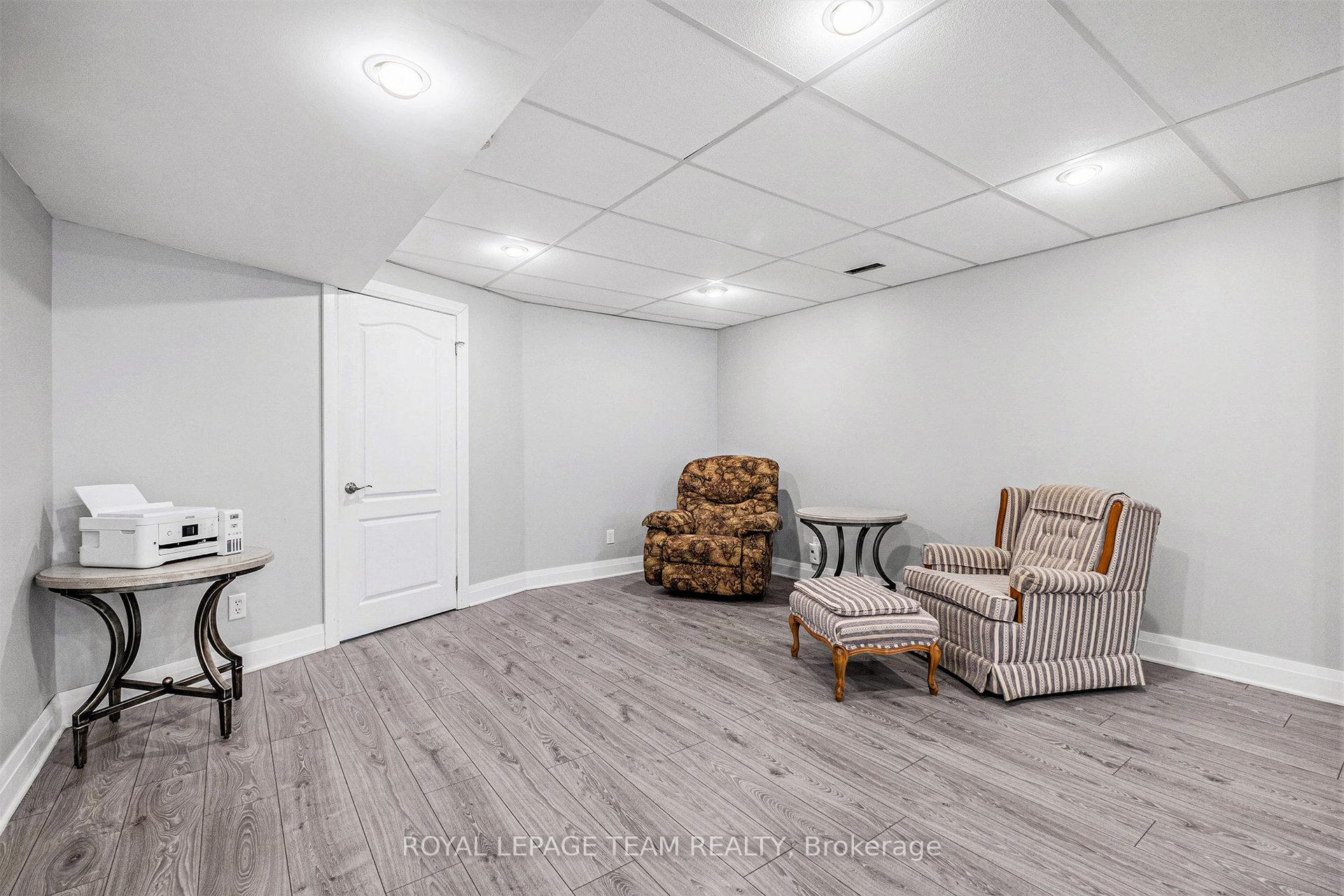 Photo 31 of 34 Rochelle Drive, Ottawa, Richmond — HOMEH