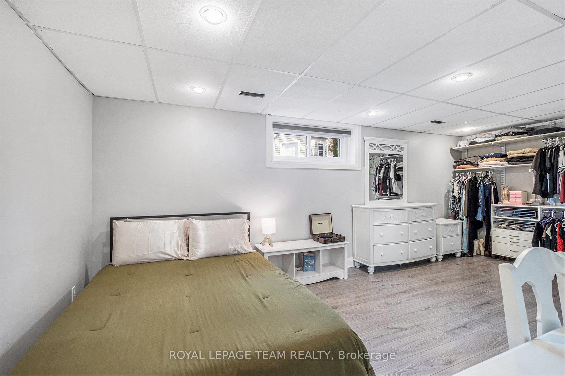 Photo 32 of 34 Rochelle Drive, Ottawa, Richmond — HOMEH