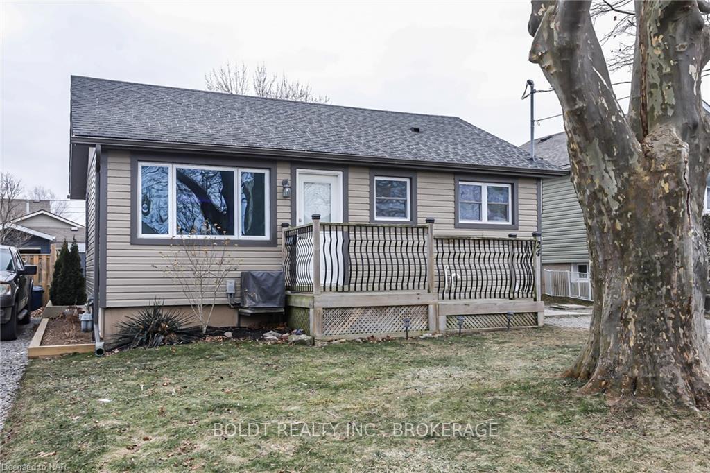Photo 2 of 24 Prestwick Avenue, St. Catharines, Oakdale — HOMEH