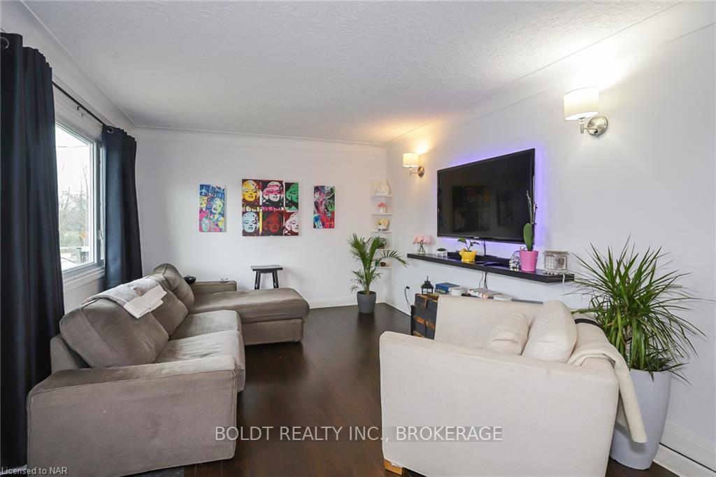 Photo 6 of 24 Prestwick Avenue, St. Catharines, Oakdale — HOMEH